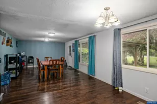 2247 Greentree Dr NE, Salem, OR 97305 - Photo 15