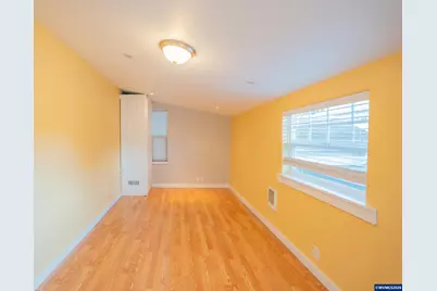 355 Central Av, Lebanon, OR 97355 - Photo 9
