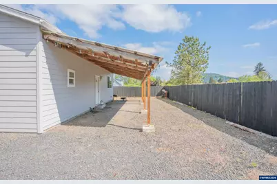 355 Central Av, Lebanon, OR 97355 - Photo 31