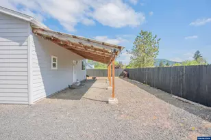 355 Central Ave, Lebanon, OR 97355 - Photo 31