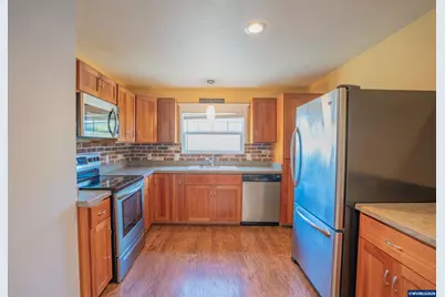 355 Central Av, Lebanon, OR 97355 - Photo 3