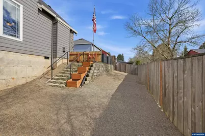 2319 N Roger Smith Dr, Newberg, OR 97132 - Photo 39