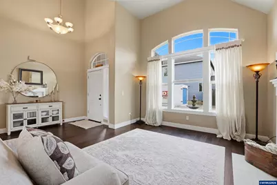 2319 N Roger Smith Dr, Newberg, OR 97132 - Photo 7