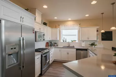 2835 Fillmore Av NW, Salem, OR 97304 - Photo 13