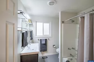 634 NW East Thornton Lake Dr, Albany, OR 97321 - Photo 13