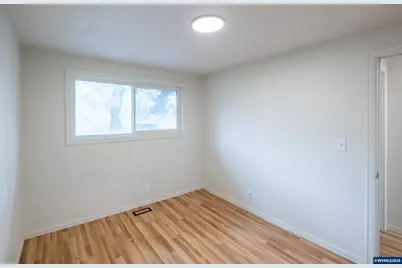 634 NW E Thornton Lake Dr, Albany, OR 97321 - Photo 19