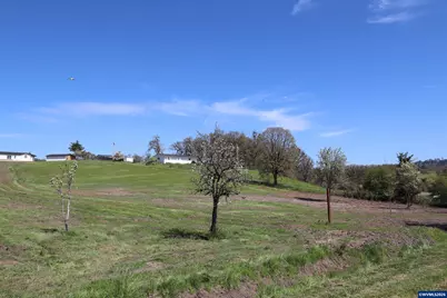 857 Meadows Ln SE, Jefferson, OR 97352 - Photo 25