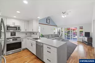 3221 NE Siuslaw Ave, Albany, OR 97321 - Photo 11