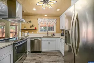 4702 Settlers Dr NE, Salem, OR 97305 - Photo 15