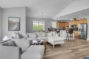 1395 West Meadows Dr NW, Salem, OR 97304 - Photo 11