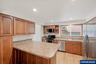 1032 Rock Creek Dr S, Salem, OR 97306 - Photo 11