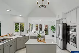 25100 Aurora Ln, Philomath, OR 97370 - Photo 19