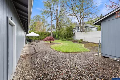 542 NW Douglas St, Dallas, OR 97338 - Photo 31