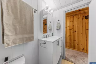 542 NW Douglas St, Dallas, OR 97338 - Photo 23