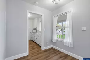 711 Fulton St SE, Albany, OR 97322 - Photo 7