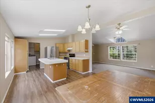 905 Mountain View Rd, Sweet Home, OR 97386 - Photo 9