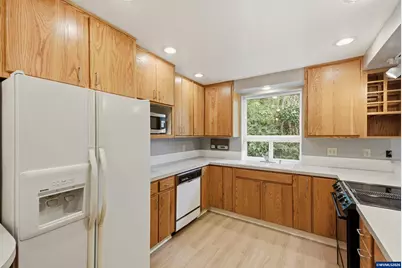 3696 Spring St S, Salem, OR 97302 - Photo 11