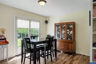 33724 Viewcrest Dr NE, Albany, OR 97322 - Photo 9