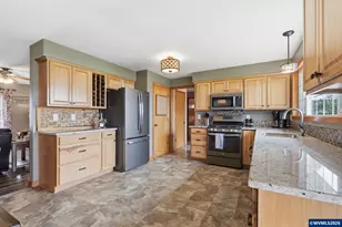 7762 45th Pl NE Pl, Salem, OR 97305 - Photo 13