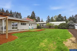 7762 45th Pl NE Pl, Salem, OR 97305 - Photo 33