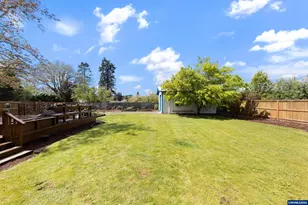 693 SW Hayter St, Dallas, OR 97338 - Photo 37