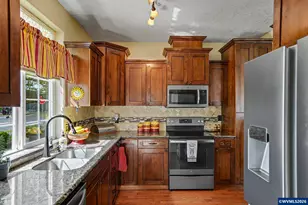 860 N 2nd St, Silverton, OR 97381 - Photo 15