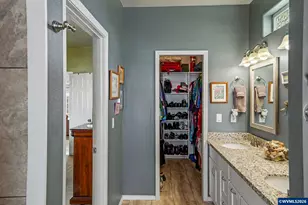 860 N 2nd St, Silverton, OR 97381 - Photo 21