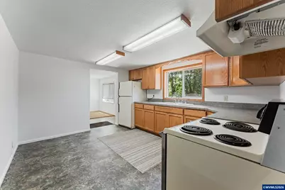 42705 North River Dr, Sweet Home, OR 97386 - Photo 11