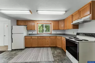 42705 North River Dr, Sweet Home, OR 97386 - Photo 9