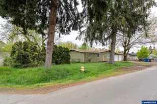 465 36th Ave NE, Salem, OR 97305 - Photo 3