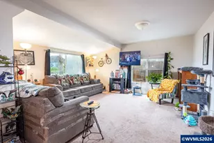 705 W B St, Lebanon, OR 97355 - Photo 9