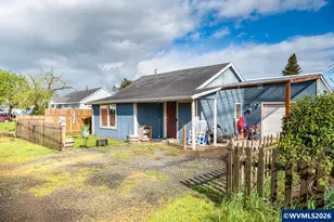 705 W B St, Lebanon, OR 97355 - Photo 5