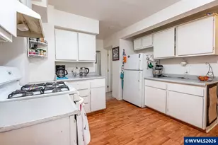 705 W B St, Lebanon, OR 97355 - Photo 15