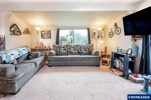 705 W B St, Lebanon, OR 97355 - Photo 11
