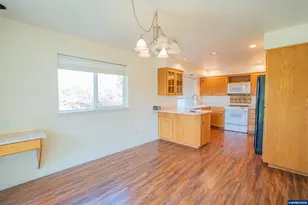 771 Woodland Acres Ln, Eugene, OR 97402 - Photo 11