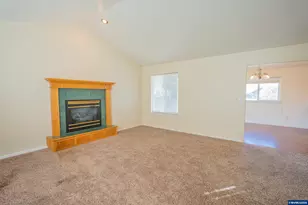 771 Woodland Acres Ln, Eugene, OR 97402 - Photo 13
