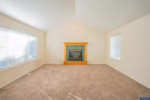 771 Woodland Acres Ln, Eugene, OR 97402 - Photo 5