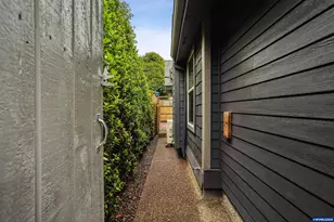 1626 NW 21st St, Lincoln City, OR 97367 - Photo 35