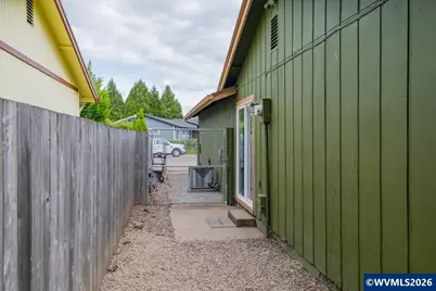 244 Honeysuckle St, Lebanon, OR 97355 - Photo 33