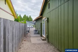 244 Honeysuckle St, Lebanon, OR 97355 - Photo 33