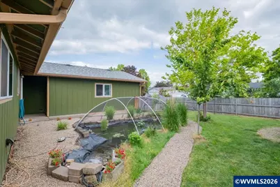 244 Honeysuckle St, Lebanon, OR 97355 - Photo 5