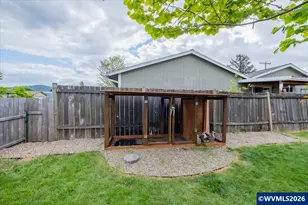 244 Honeysuckle St, Lebanon, OR 97355 - Photo 7
