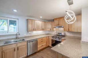 317 Vincent St, Philomath, OR 97370 - Photo 11
