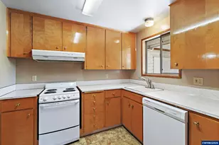 1740 Vanderbeck Ln, Woodburn, OR 97071 - Photo 15