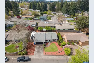 5021 Daniel St S, Salem, OR 97306 - Photo 9