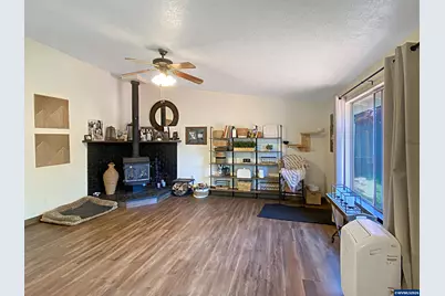 5021 Daniel St S, Salem, OR 97306 - Photo 23