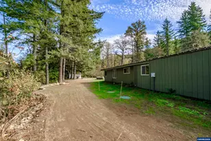 48785 Santiam Hwy, Sweet Home, OR 97329 - Photo 15