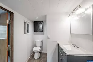48785 Santiam Hwy, Sweet Home, OR 97329 - Photo 25