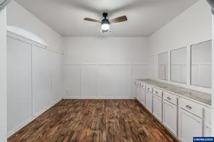 221 E 16th St, Lafayette, OR 97127 - Photo 17