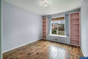 221 E 16th St, Lafayette, OR 97127 - Photo 13